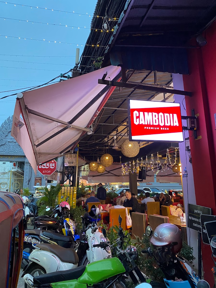Samaky Restaurant And Lounge